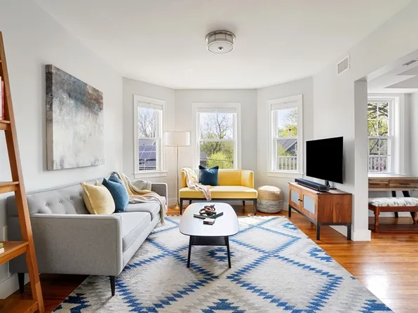80-82 Standish St #3, Cambridge, MA 02138