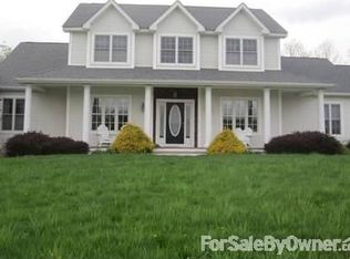 70 Harrisons Trl, Hopewell Junction, NY 12533