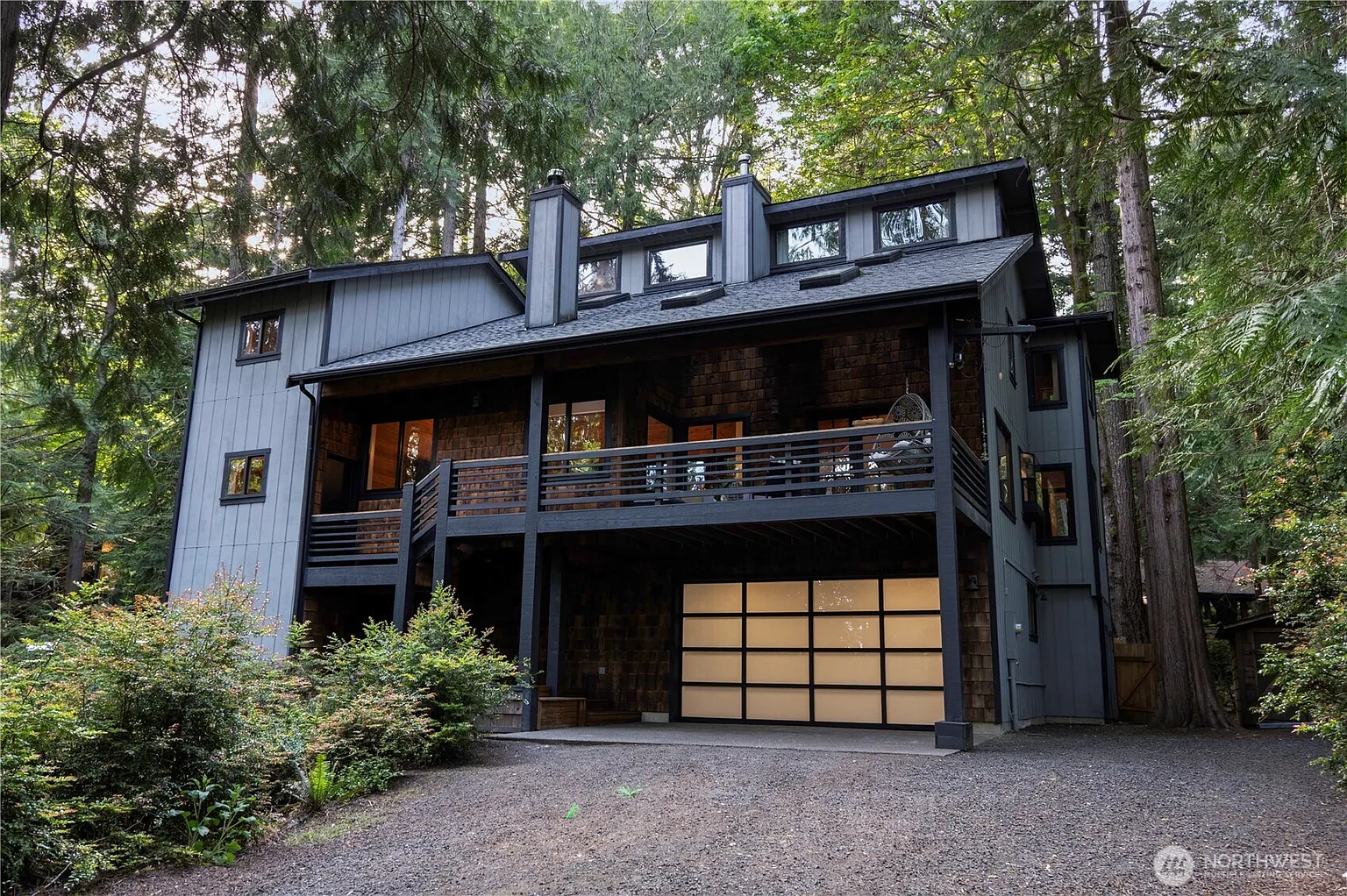 397 E Pointes Drive E photo 1