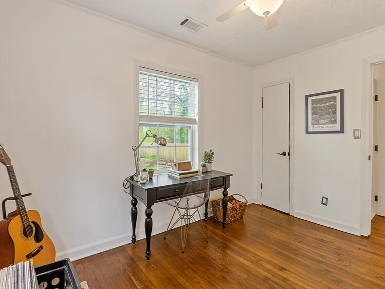 2234 Brunswick Ave — Photo 20