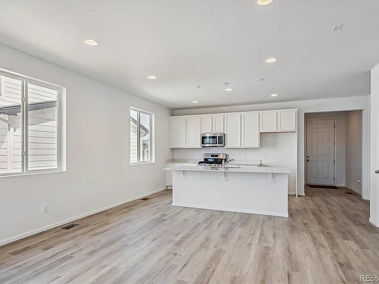 4192 Satinwood Dr — Photo 8