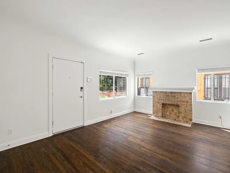 1381 S Orange Dr — Photo 4