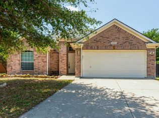 10933 Rising Mist Ct, Fort Worth, TX 76114