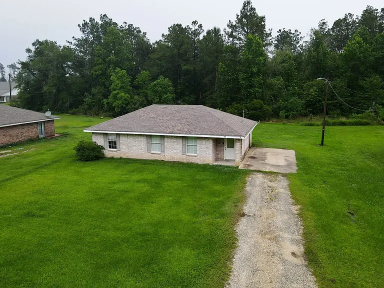 1112 Pinder Ln — Photo 1