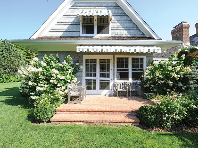 409 Bridge Ln — Photo 11