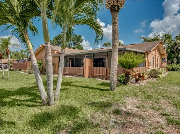 5629 Foxlake Dr, North Fort Myers, FL 33917