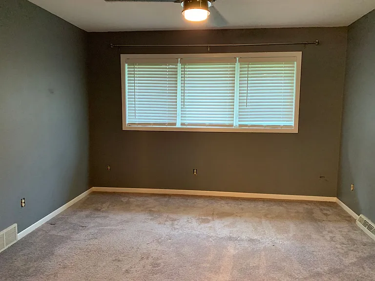 570 Roberts St SW — Photo 17
