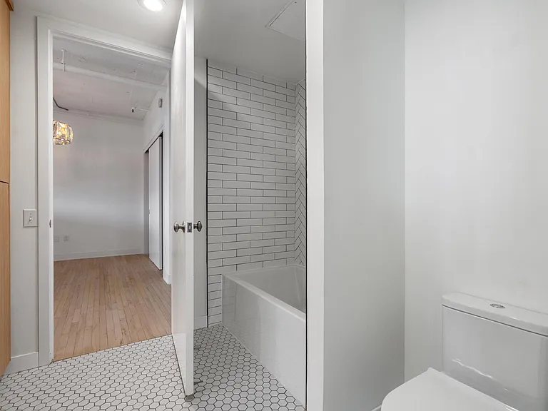 290 Market St #702 — Photo 38