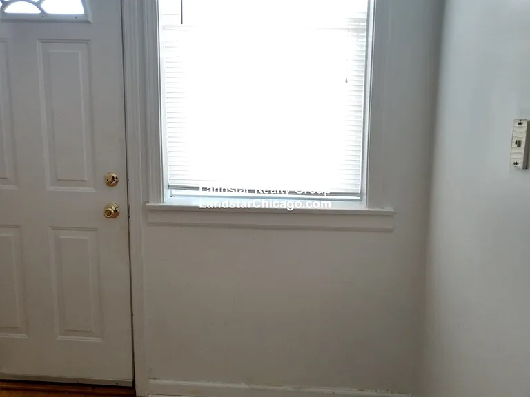 4045.5 N Mozart Ave #1E — Photo 19