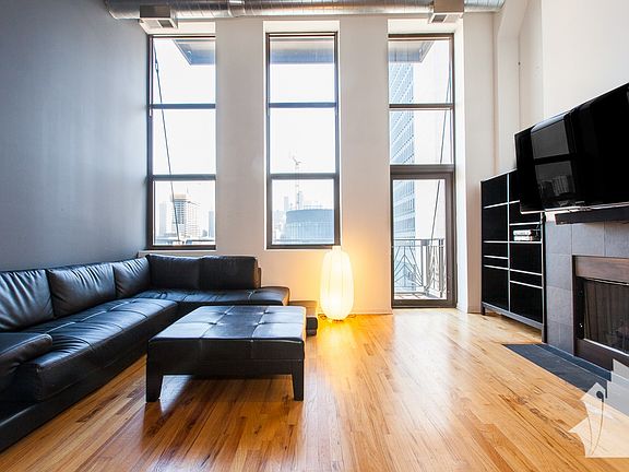 3rd image of 758 N Larrabee St APT 318