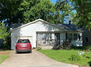 316 N 15th St, Fredonia, KS 66736