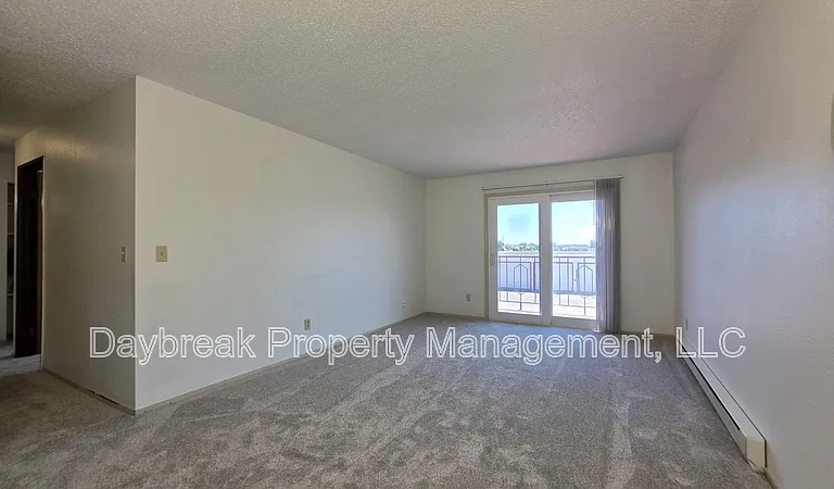 2414 3rd Ave N #11 — Photo 3