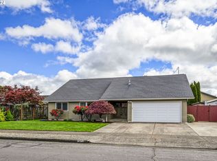 2645 Chuckanut St, Eugene, OR 97408