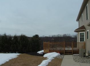 4048 Meckes Dr, Walnutport, PA