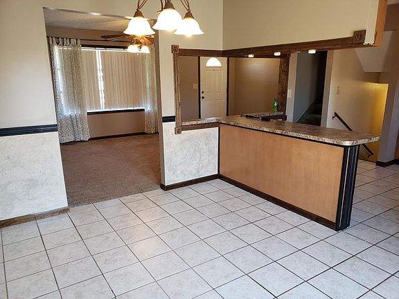 4th image of 5629 Chateau Way