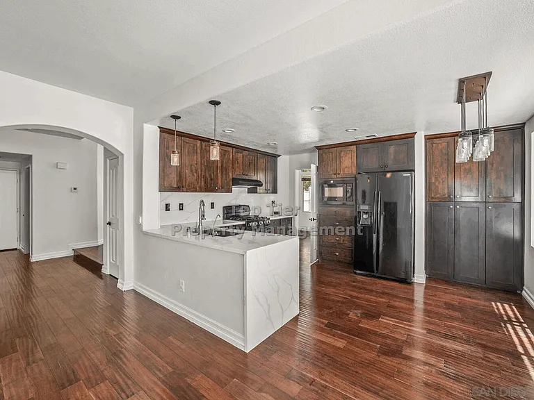 1690 Mountain Pass Cir — Photo 3