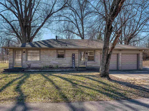 301 Yorkshire Dr, Newburgh, IN 47630