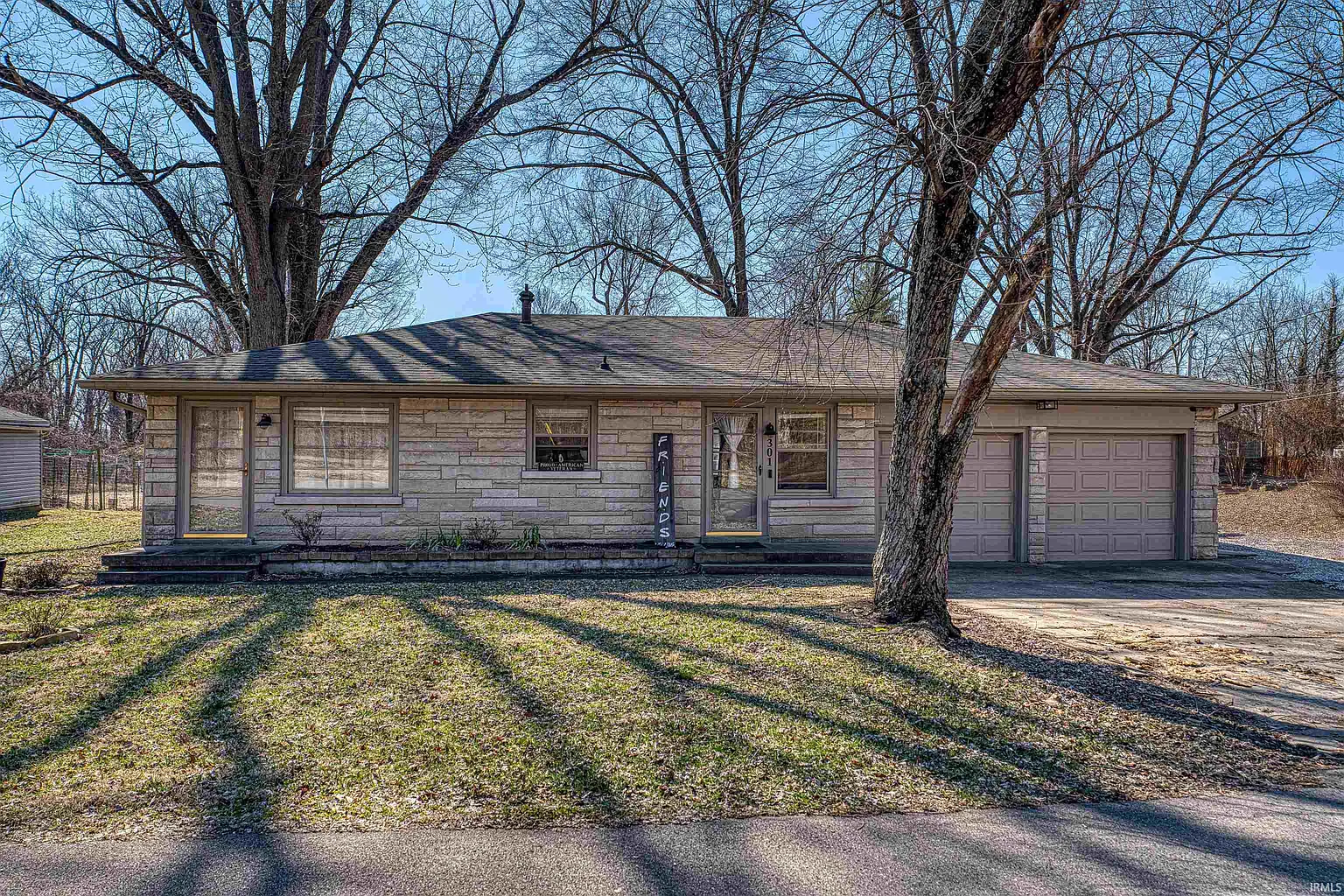 301 Yorkshire Dr photo 1