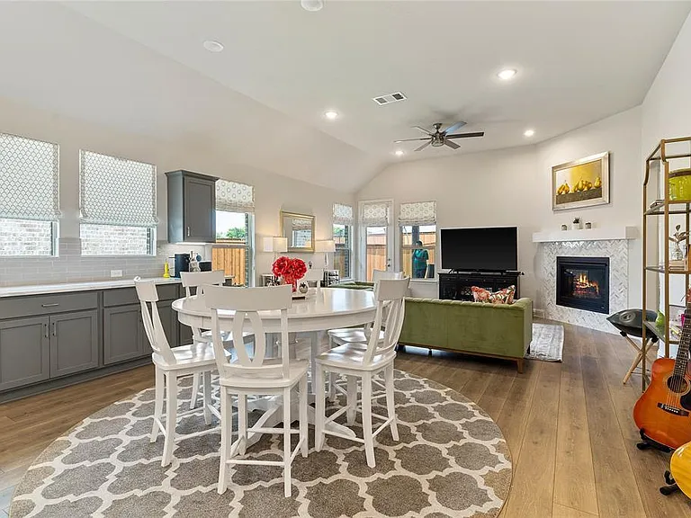 3908 Starlight Creek Dr — Photo 29