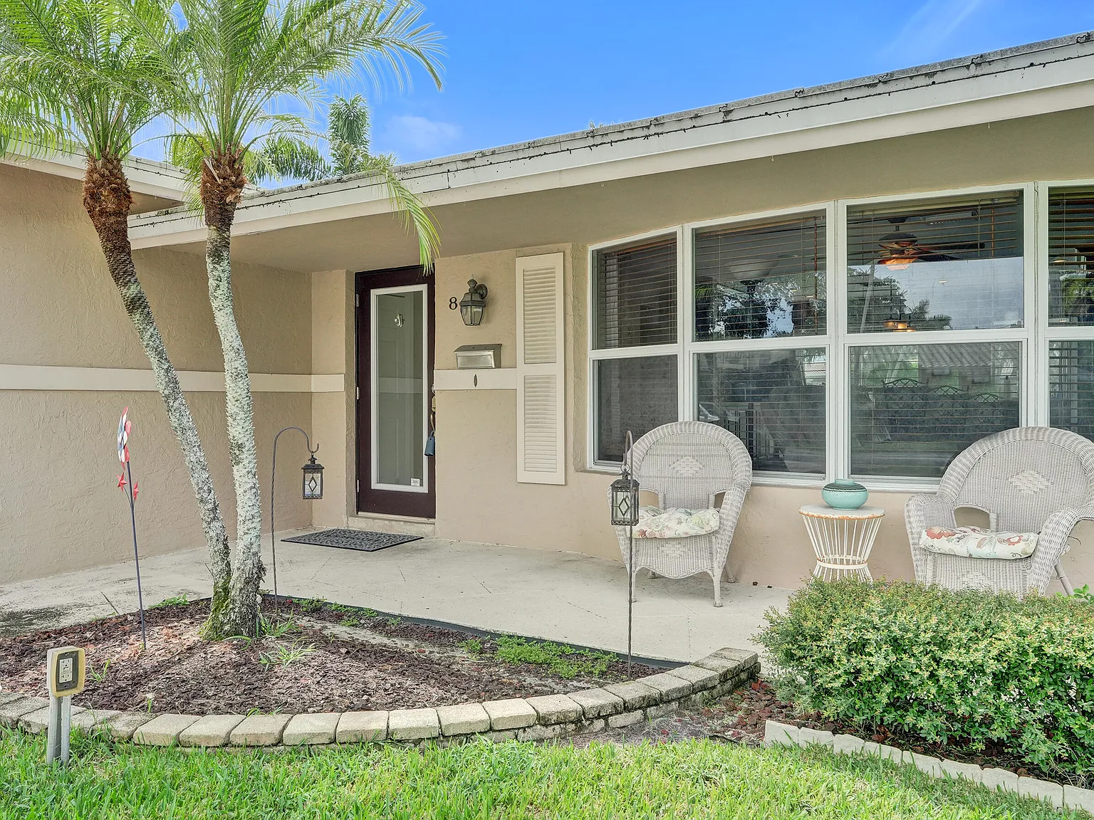 3 bed, 2.0 bath, 1638 sqft, $4,700 — Photo 2