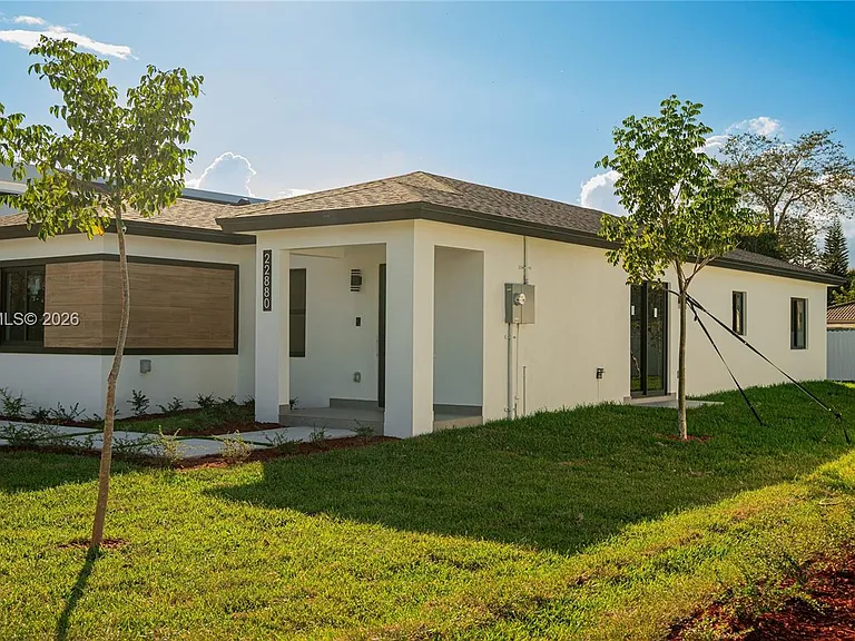 22860 SW 122nd Pl — Photo 2
