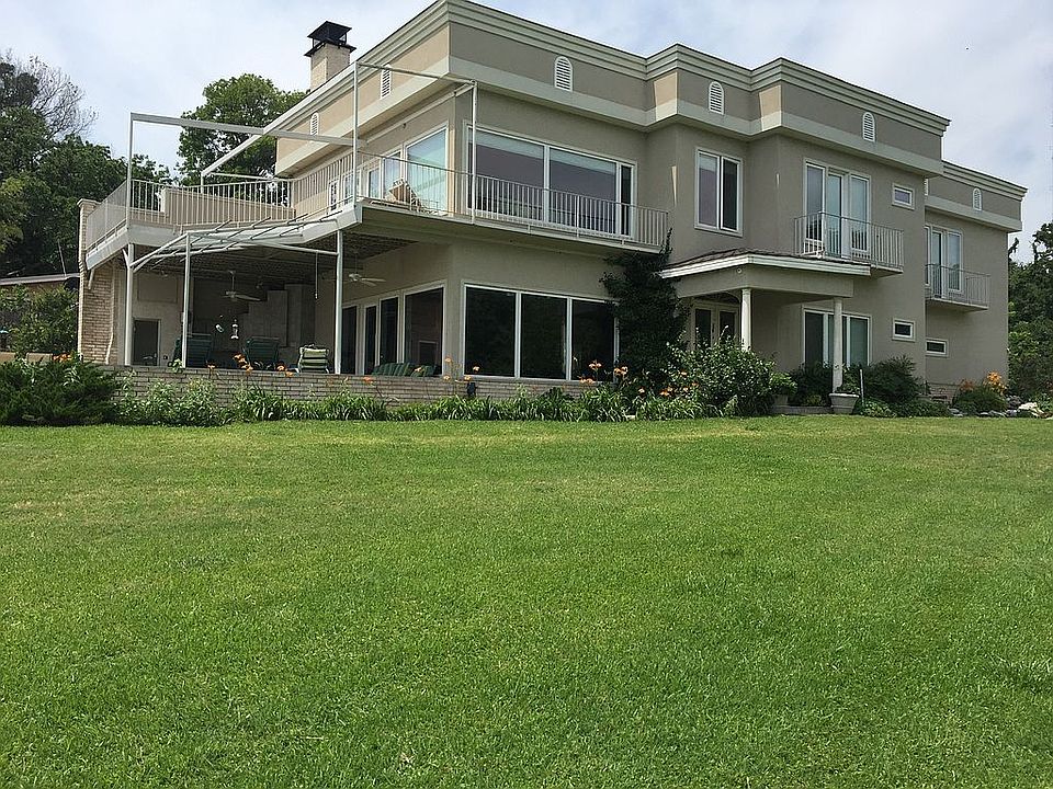 2nd image of 160 Daniel Ln