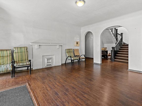 2nd image of 1010 N Madison Ave #D0b52cfdb