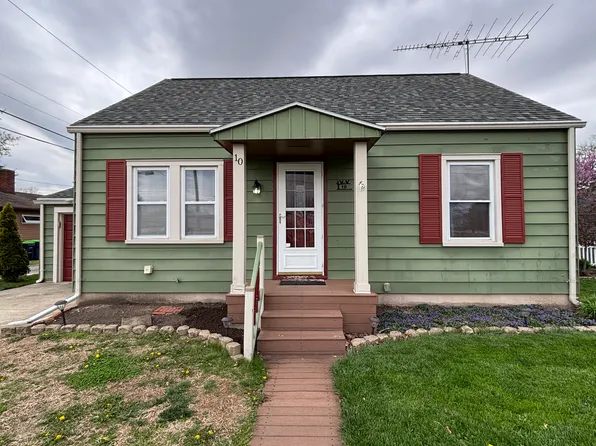 10 Locust St, Pleasant Hill, OH 45359