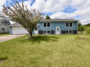 W8417 Woodview Dr, Onalaska, WI 54650