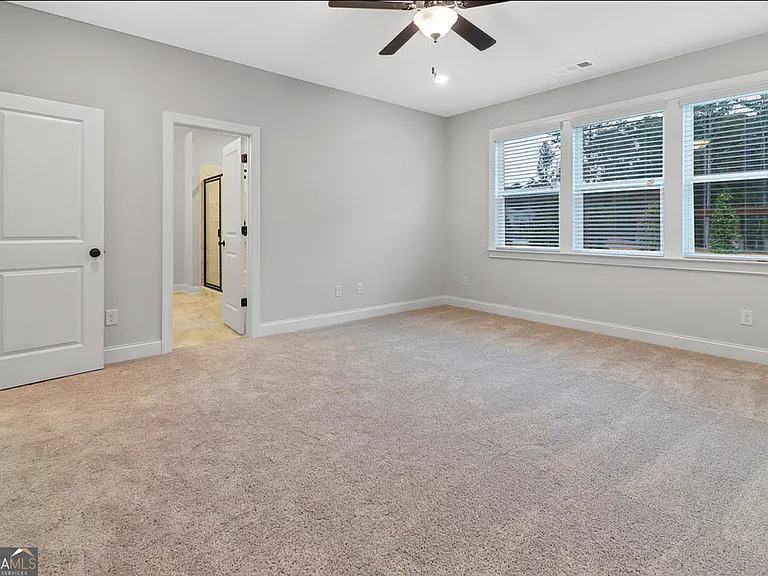127 Vivian Ln — Photo 23