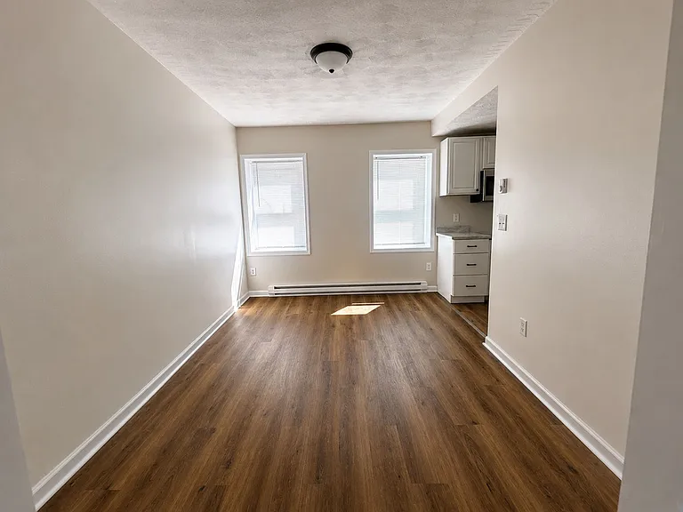 217 E Whitesboro St — Photo 6