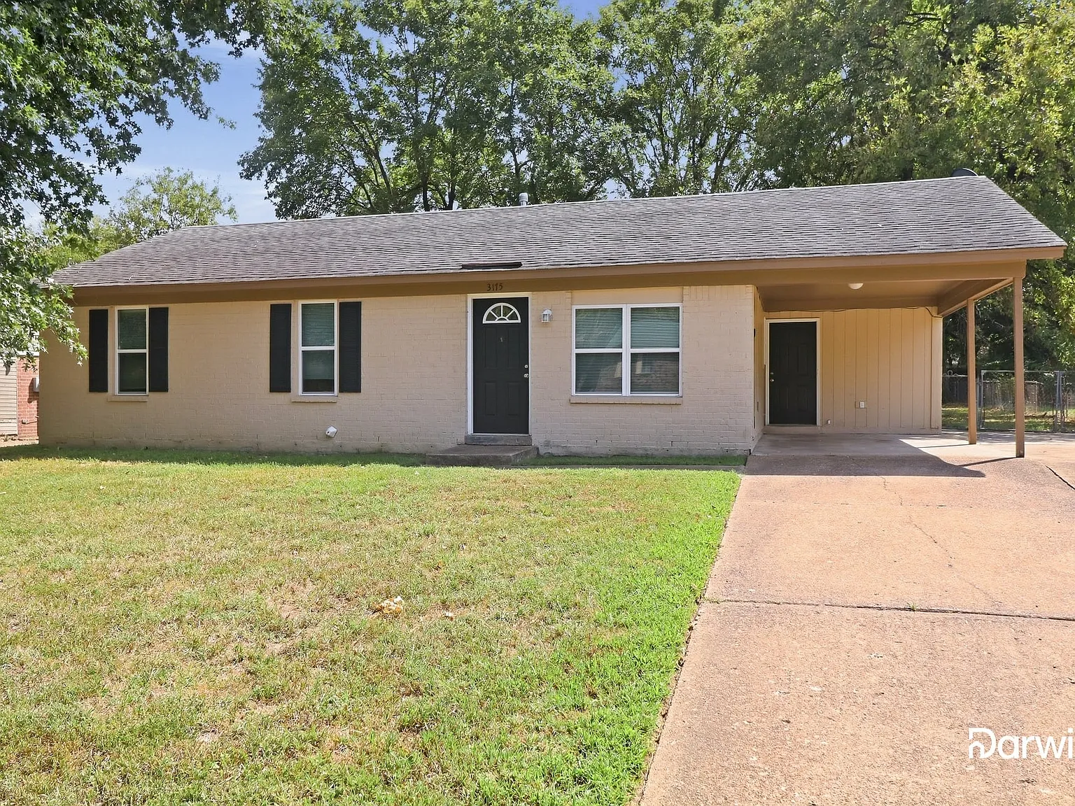 3 bed, 2.0 bath, 1372 sqft, $1,390 — Photo 2