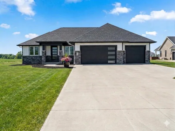 302 Kerrigan Dr, Wrightstown, WI 54180