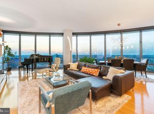 2101 Market St UNIT 4202, Philadelphia, PA