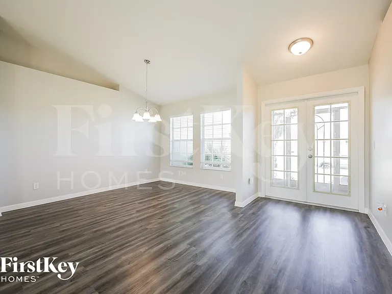 3013 25th St SW — Photo 4