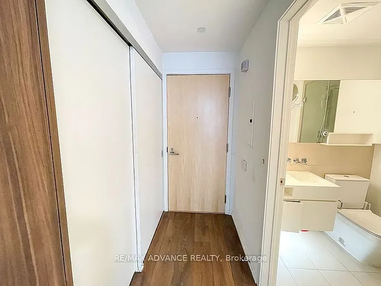 45 Charles St E #503 — Photo 8