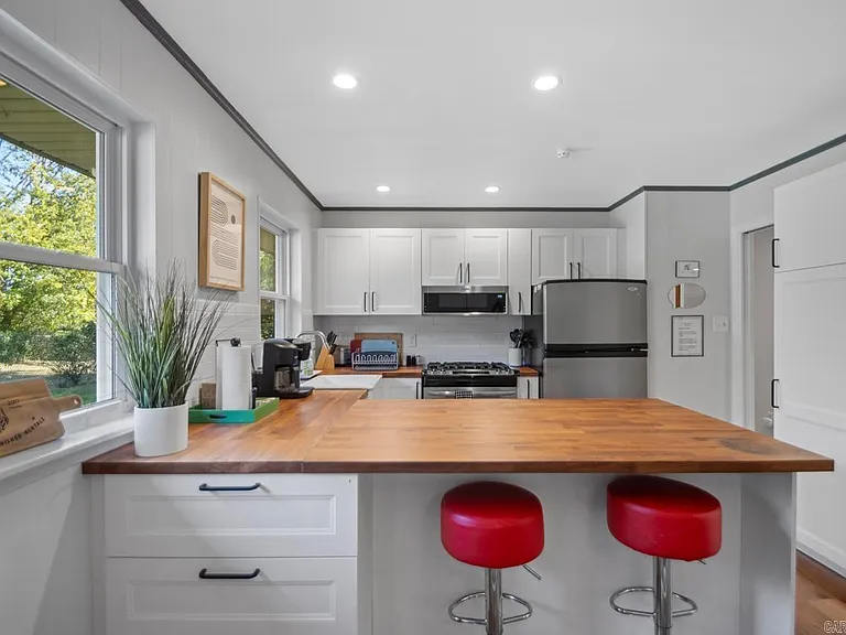 7001 Blue Bird Dr — Photo 15