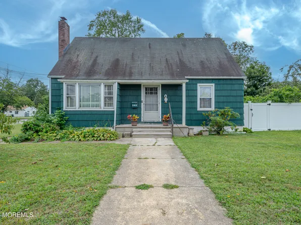 500 Pine Street, Lakehurst, NJ 08733