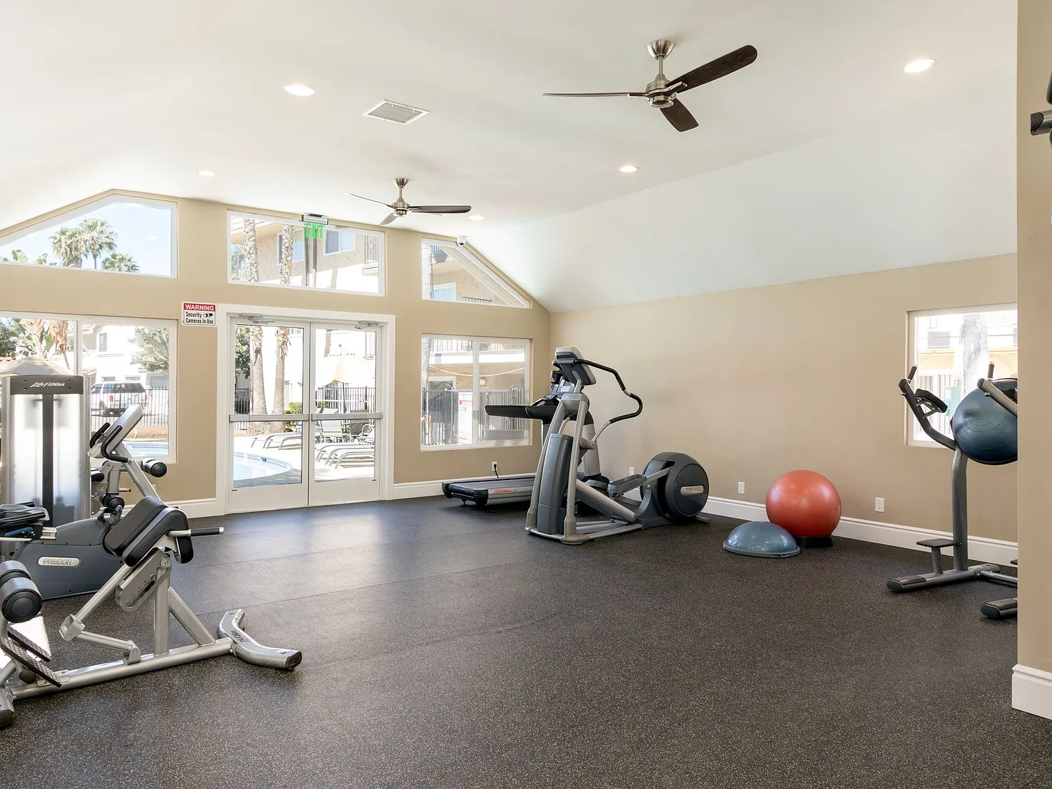 Casa Grande Apartments — Photo 4