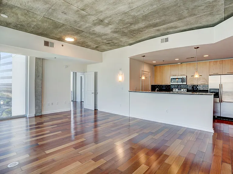 3324 Peachtree Rd NE #1919 — Photo 19