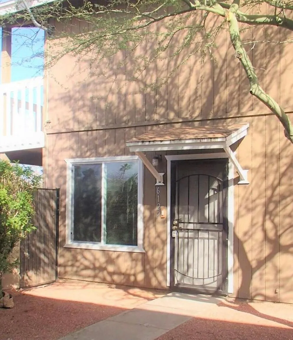 2 bed, 2.0 bath, 1044 sqft, $1,595 — Photo 1