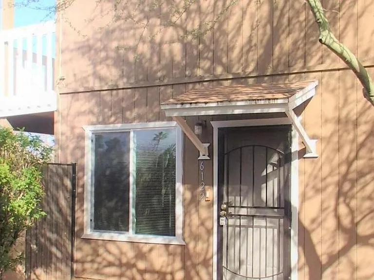 6118 W Morten Ave #6118 — Photo 1