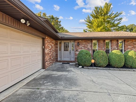 3rd image of 7028 Spruce Hill Cir