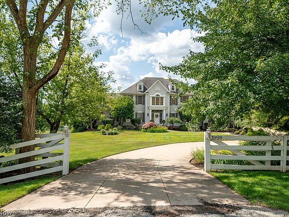 2nd image of 1998 E Hines Hill Rd