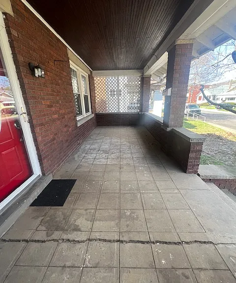 1555 Dixie St — Photo 2