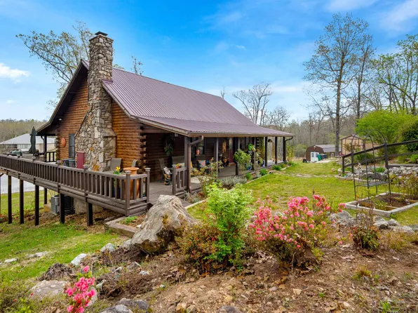 2308 Senate Dr, Horseshoe Bend, AR 72512