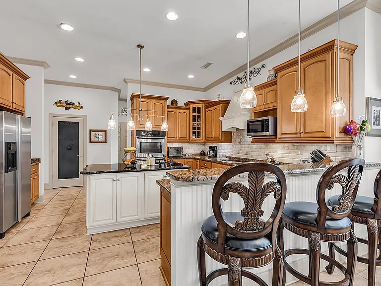 801 Bluffview Dr — Photo 19