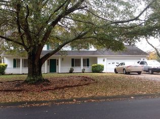 1980 Meadowchase Ct, Snellville, GA 30078