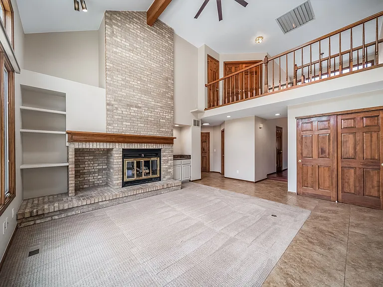 6793 Blackhawk Ct — Photo 5