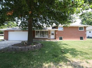 121 W 4th St, Hartford, IL 62048